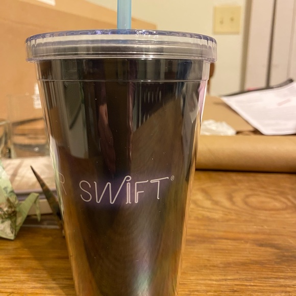 Taylor Swift 1989 Tumbler Cup with Straw - Picture 4 of 8